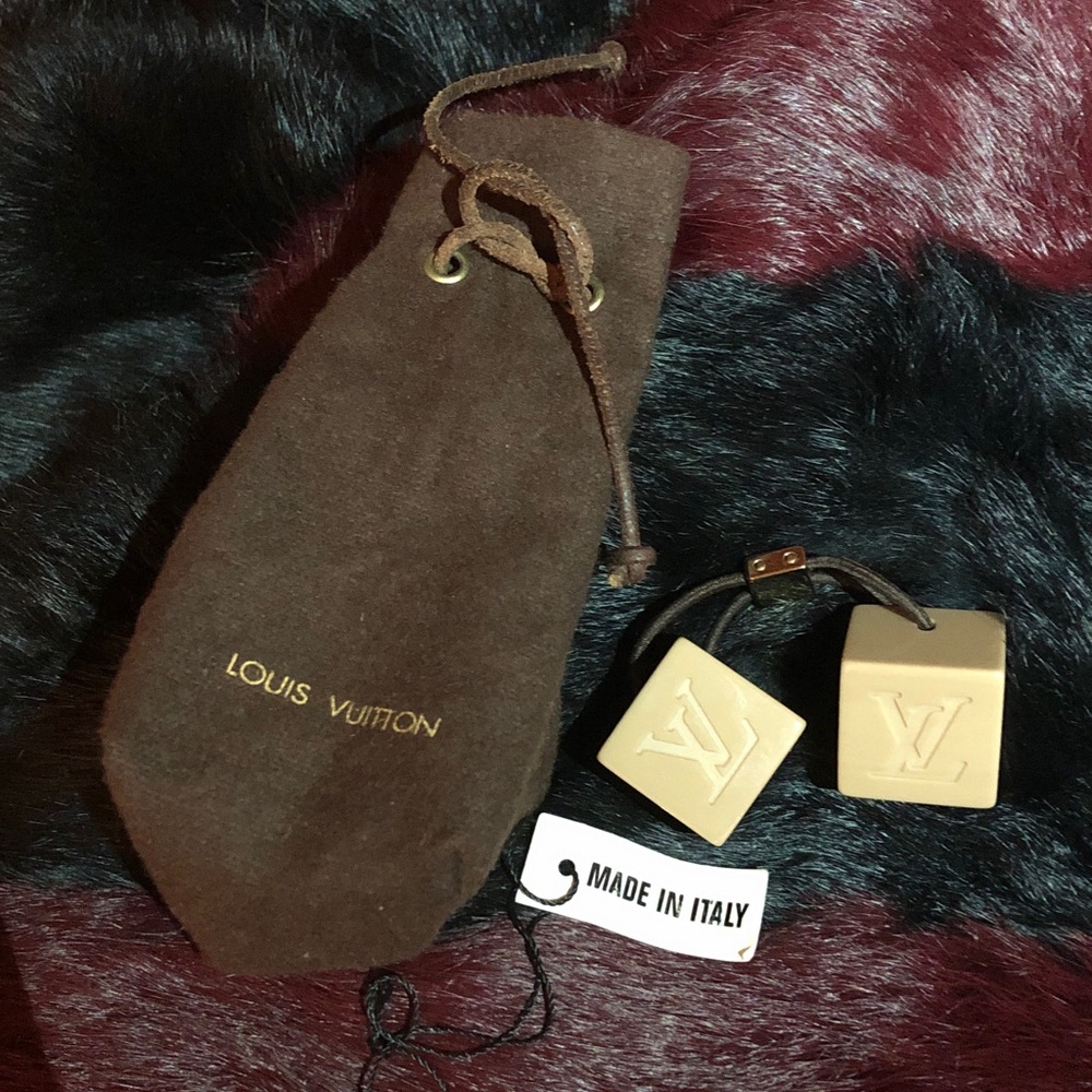 Louis Vuitton ponytail cubes